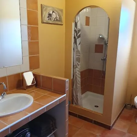 De L'hacienda 4 *